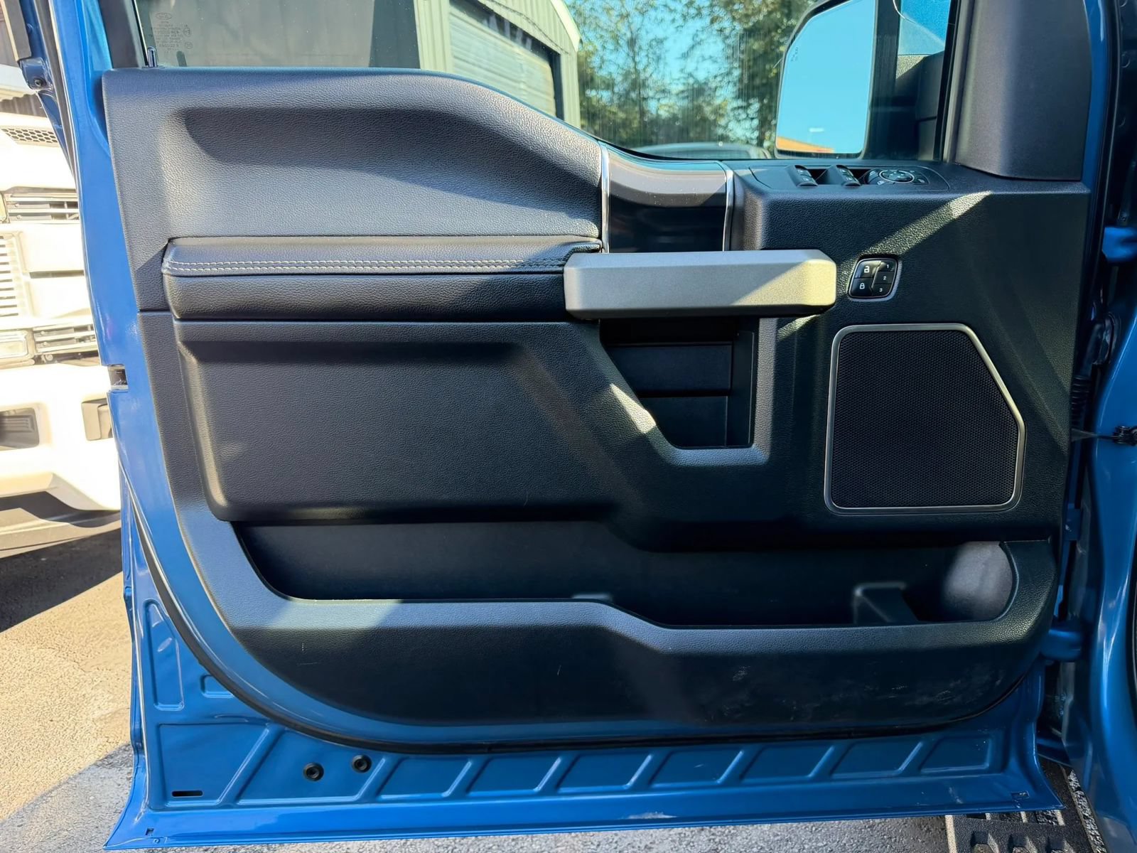 Used 2019 Ford F150 Raptor w/ Equipment Group 802A Luxury AWD/4WD image 27