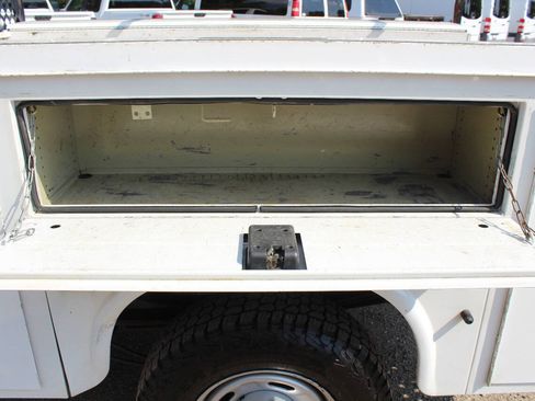 Used 2019 Ford F250 XL w/ Power Equipment Group AWD/4WD image 22