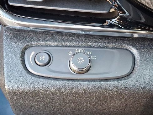 Used 2025 Buick Envista Sport Touring w/ Convenience I Package FWD image 26