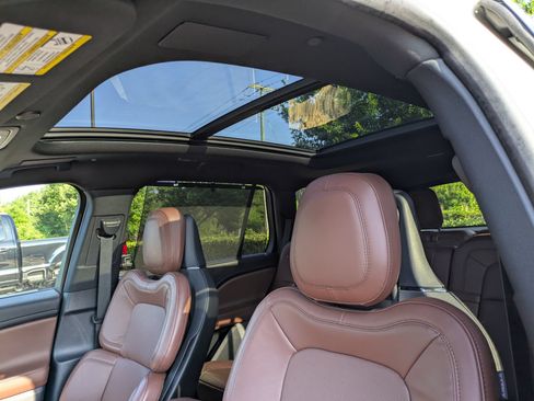 Used 2025 Lincoln Aviator Reserve w/ Equipment Group 201A AWD/4WD image 28