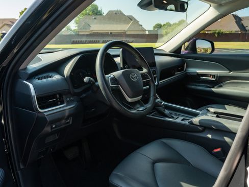 Used 2025 Toyota Grand Highlander AWD image 10