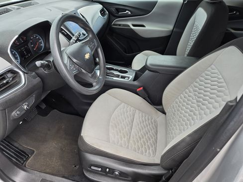 Used 2021 Chevrolet Equinox LS w/ LS Convenience Package FWD image 16
