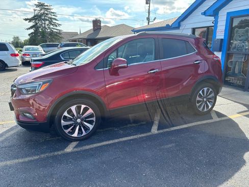Used 2019 Buick Encore Essence FWD image 1