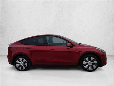 Used 2023 Tesla Model Y Long Range image 4