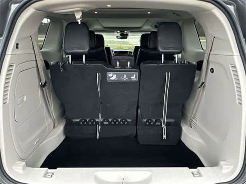 Used 2019 Chrysler Pacifica Limited w/ Advanced Safetytec Group image 28
