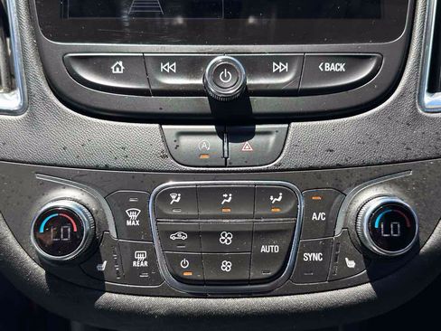 Used 2021 Chevrolet Malibu LT FWD image 20