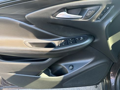 Used 2020 Buick Envision Essence FWD image 10