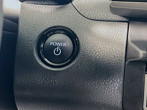 Used 2025 Toyota Camry SE FWD image 19