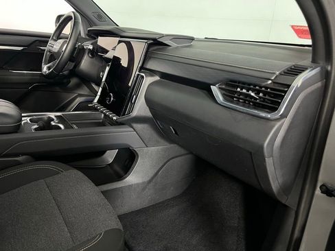 Used 2025 GMC Acadia Elevation image 34