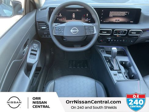 New 2026 Nissan Sentra SR w/ SR Premium Package FWD image 14