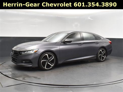 Used 2018 Honda Accord Sport image 2