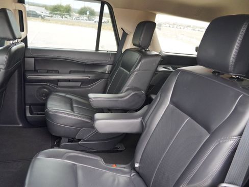 Used 2024 Ford Expedition XLT image 26