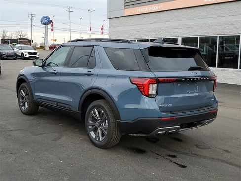 New 2026 Ford Explorer Active w/ Active Comfort Package image 4