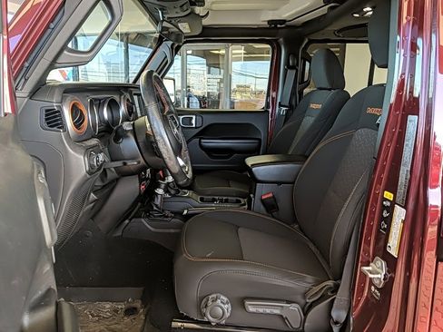 Used 2021 Jeep Gladiator Mojave w/ Cold Weather Group image 12