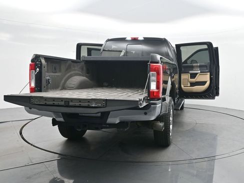 Used 2018 Ford F250 Lariat w/ Lariat Ultimate Package AWD/4WD image 43