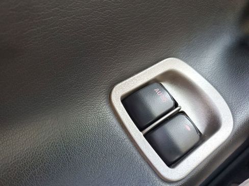 Used 2008 Pontiac Solstice GXP w/ Premium Package image 29