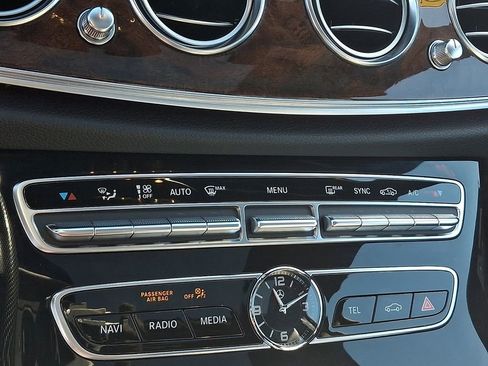 Used 2017 Mercedes-Benz E 300 4MATIC image 16