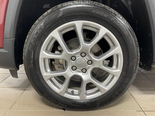 Used 2022 Jeep Compass Latitude w/ Sun and Sound Group AWD/4WD image 7
