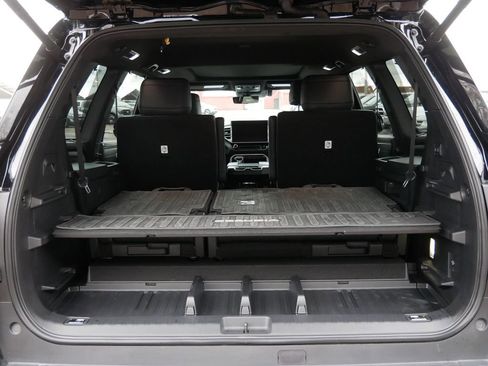 Used 2025 Toyota Sequoia Platinum image 10