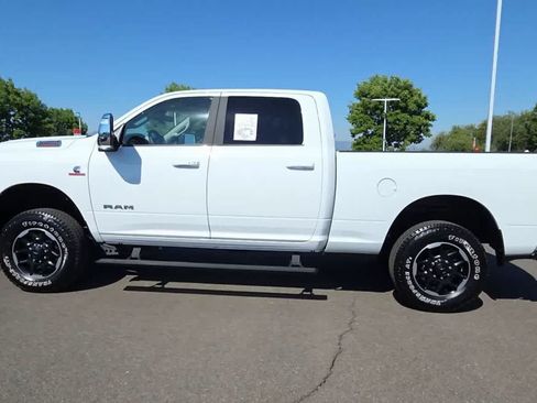Used 2025 RAM 3500 Laramie AWD/4WD image 5