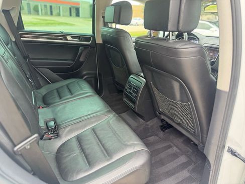 Used 2013 Volkswagen Touareg Hybrid image 13