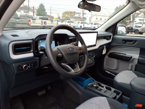 New 2025 Ford Maverick XLT w/ Equipment Group 302A image 9