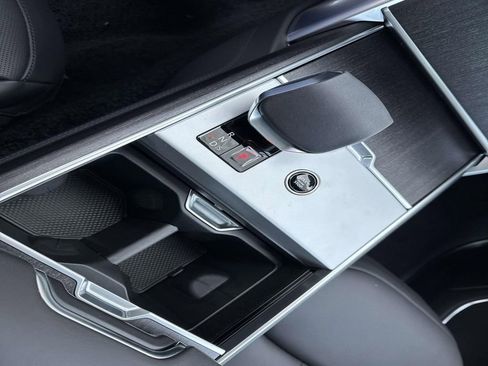 New 2026 Land Rover Range Rover Long Wheelbase SE image 26