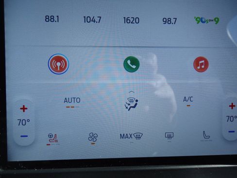 Used 2022 Ford Edge SEL w/ Convenience Package image 17