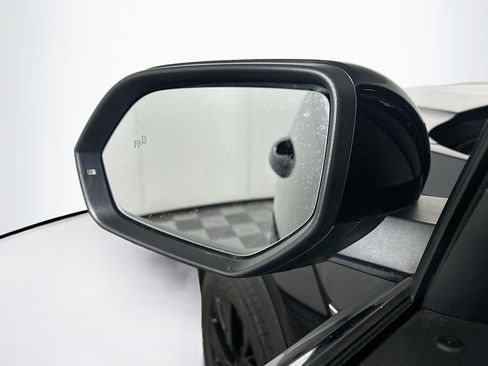 Used 2025 Volkswagen Atlas Cross Sport SE image 16