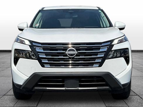 Certified 2026 Nissan Rogue SV AWD/4WD image 2