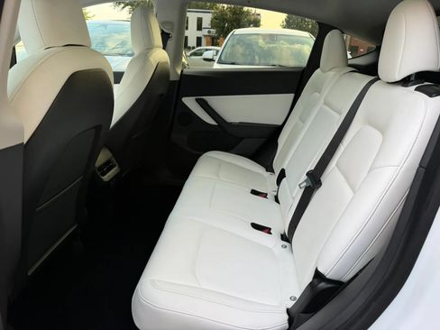 Used 2021 Tesla Model Y Long Range AWD/4WD image 16
