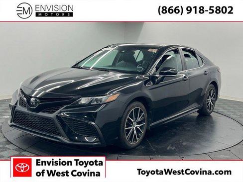 Certified 2022 Toyota Camry SE image 1