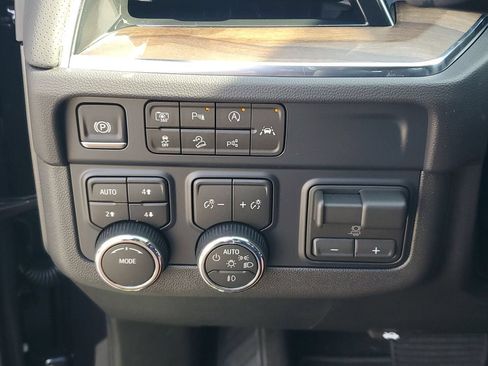 New 2026 Chevrolet Suburban High Country w/ Sun And Tow Package AWD/4WD image 30