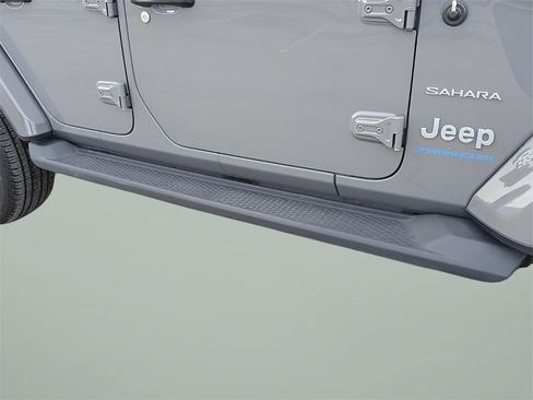 Used 2023 Jeep Wrangler Unlimited Sahara w/ Cold Weather Group image 28