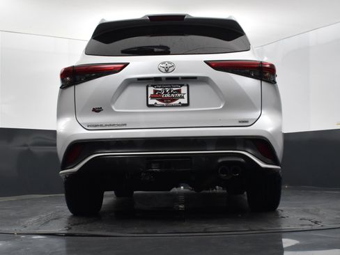 Used 2022 Toyota Highlander XSE image 42