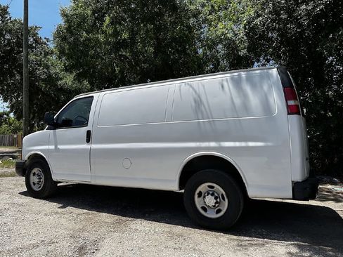 Used 2015 Chevrolet Express 2500 image 6