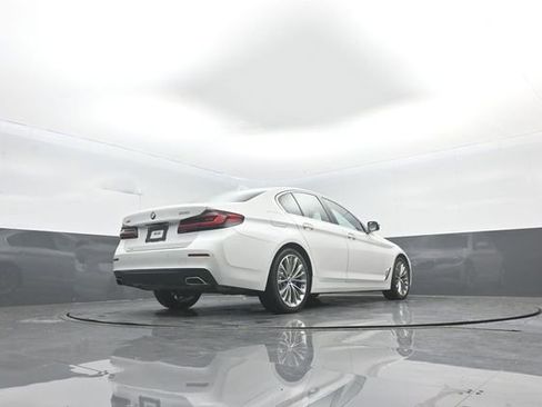 Used 2023 BMW 530i xDrive w/ Premium Package image 30