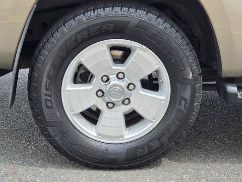 Used 2006 Toyota 4Runner SR5 AWD/4WD image 8