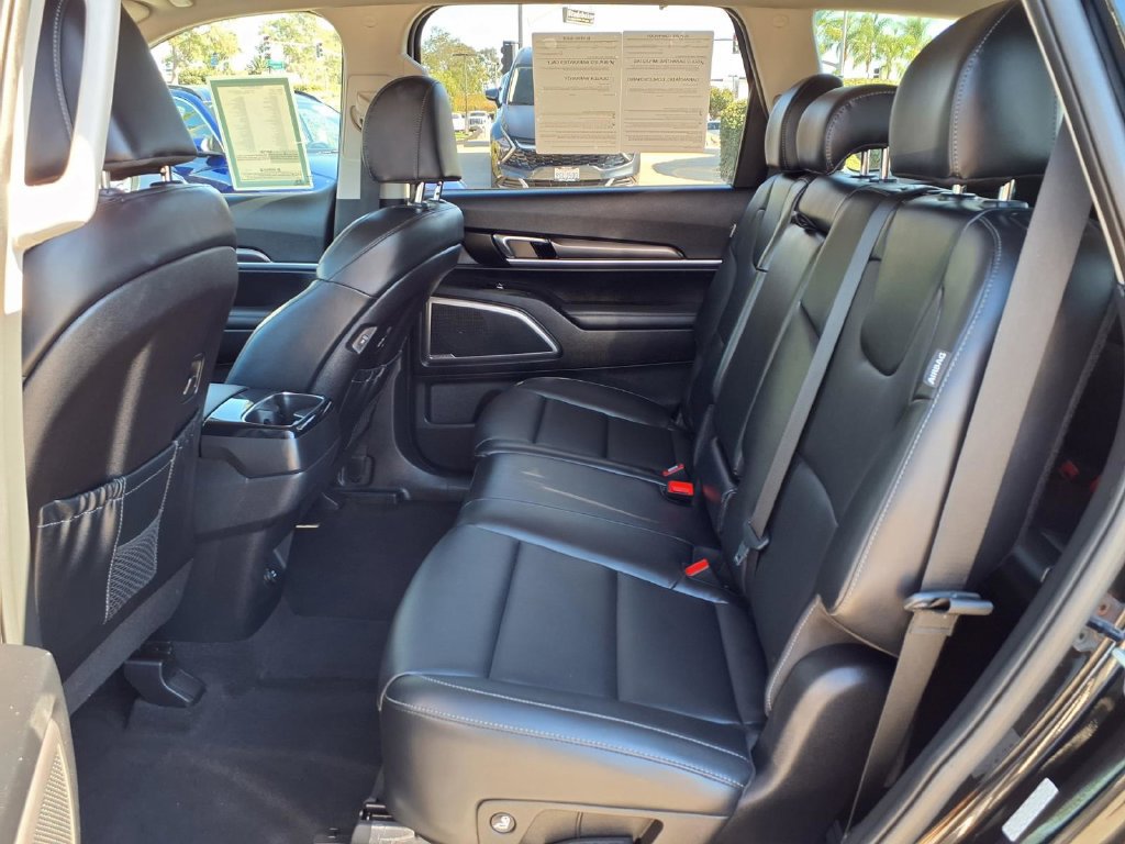 Certified 2024 Kia Telluride LX FWD image 13