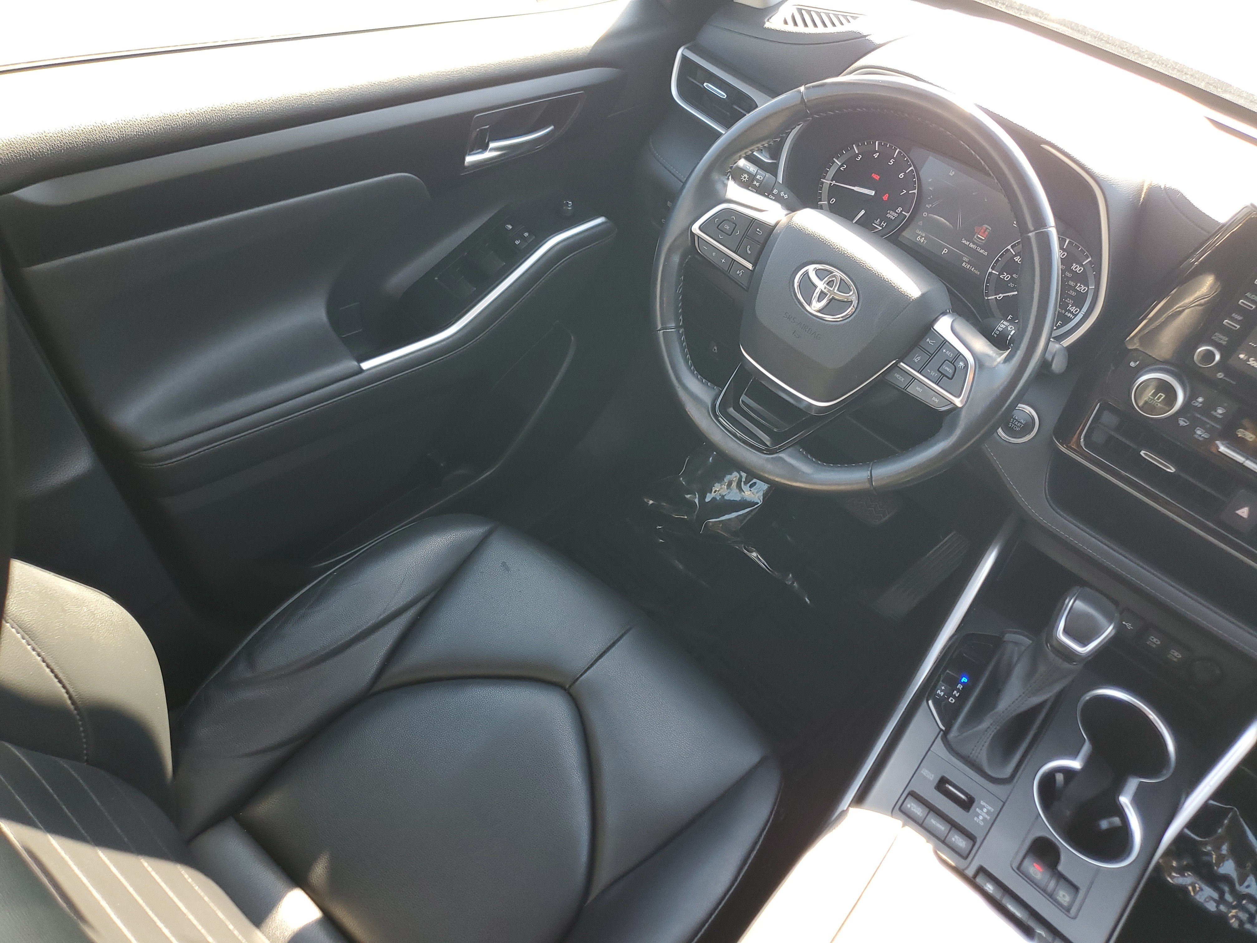 Certified 2021 Toyota Highlander XLE AWD/4WD image 16