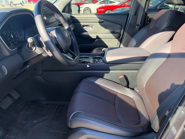 Used 2025 Honda Pilot Black Edition image 9