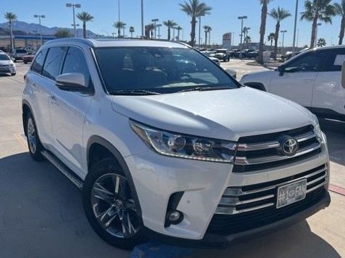 Used 2019 Toyota Highlander Limited Platinum AWD/4WD image 2