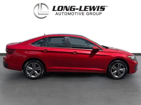 Certified 2024 Volkswagen Jetta SE w/ Panoramic Sunroof Package FWD image 8