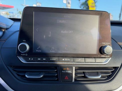 Used 2022 Nissan Altima 2.5 SR FWD image 12