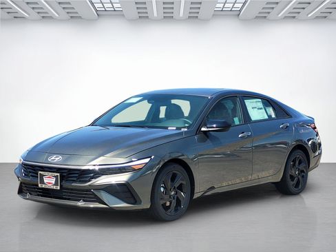 New 2026 Hyundai Elantra SEL Sport FWD image 8