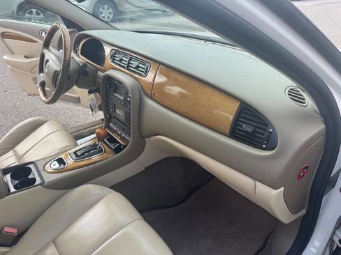 Used 2003 Jaguar S-TYPE 4.2 image 13