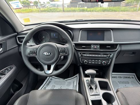 Used 2018 Kia Optima LX FWD image 17