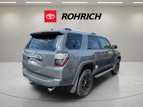 Used 2024 Toyota 4Runner SR5 Premium w/ SR5 Premium Package AWD/4WD image 4