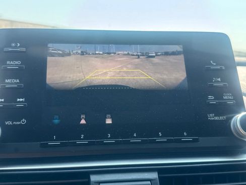Used 2019 Honda Accord LX image 41
