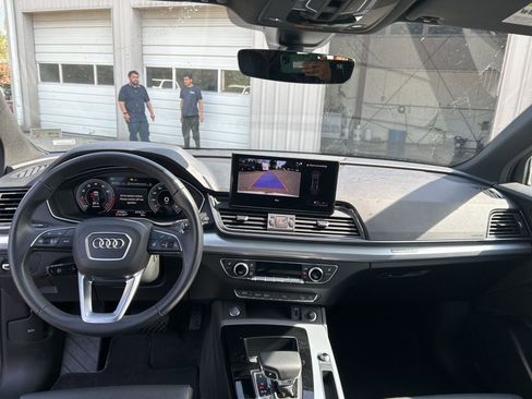 Used 2025 Audi Q5 2.0T Premium image 16